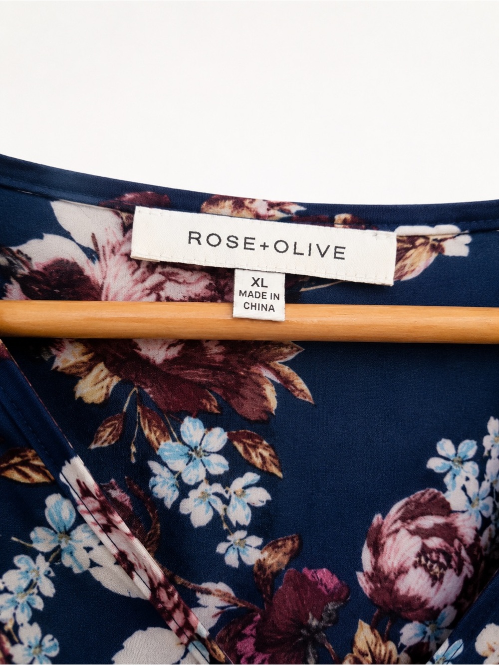 Rose + Olive Navy Blue Floral Blouse - Size XL - Picture 4 of 4